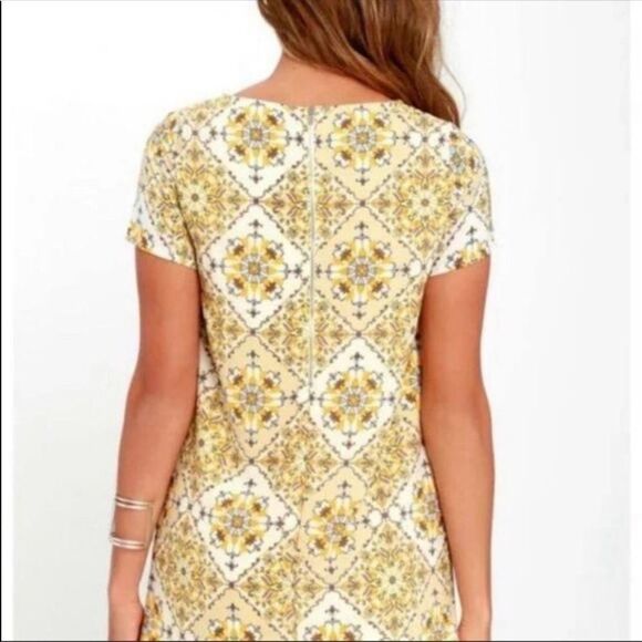 LULU’S | Dandelion Print Short Sleeve Mini Dress Yellow & White Women’s Size M - Picture 3 of 13